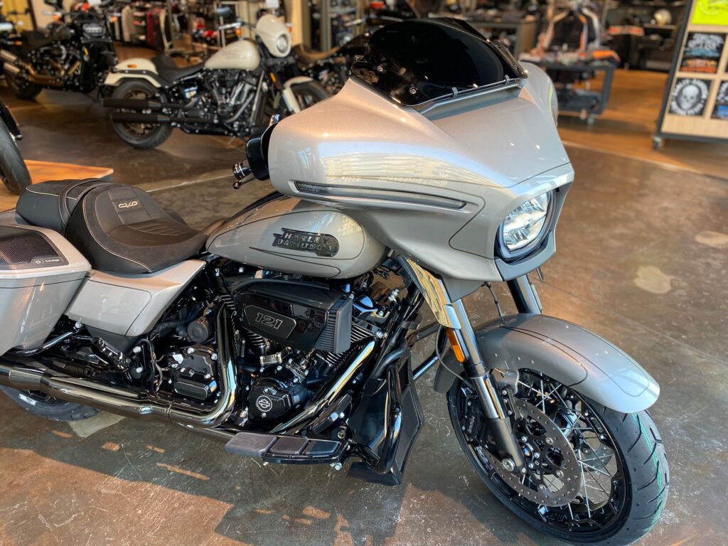 Harley-Davidson-Torino-CVO-Street-Glide1