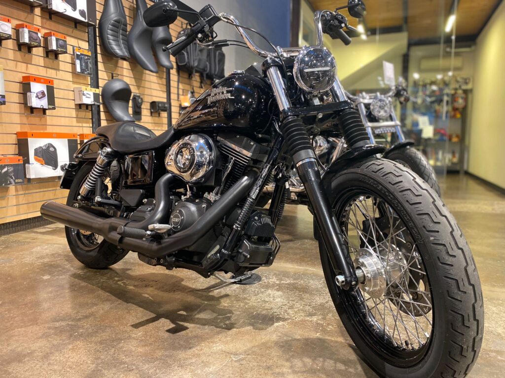 Harley-Davidson-Torino-Dyna-Street-Bob-FXDB1