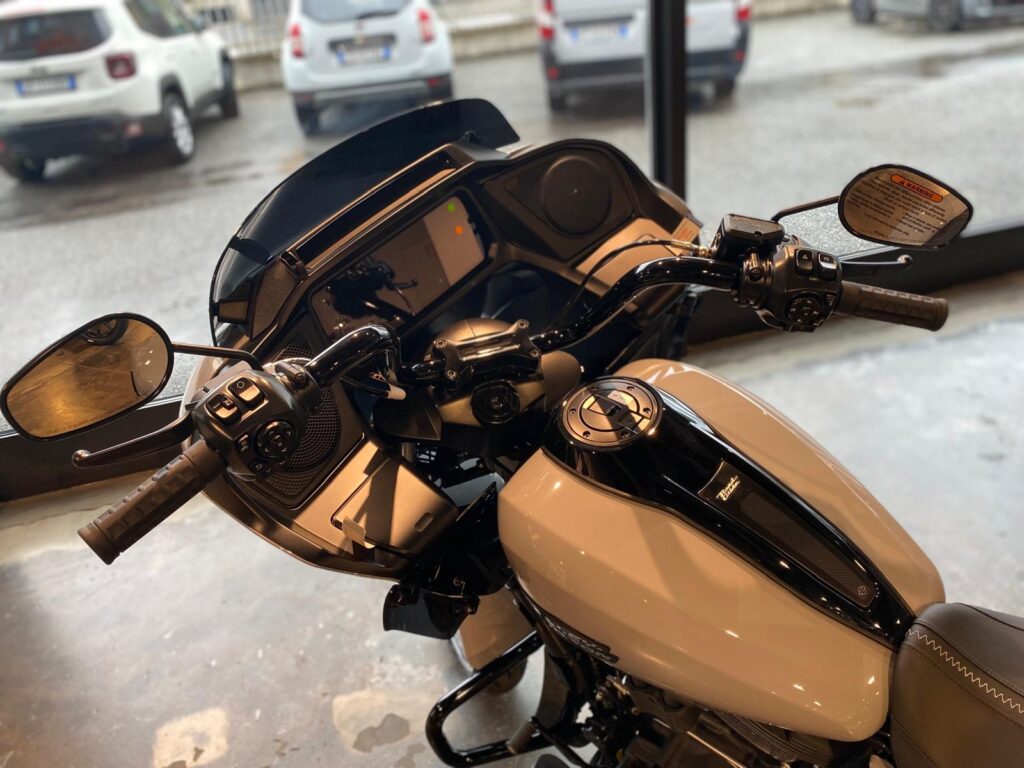 Harley-Davidson-Torino-2025-Road-Glide-Billiard-Grey6