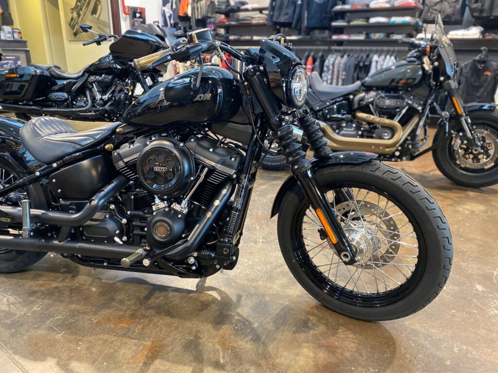 Harley-Davidson-Torino-Sportster-Street-Bob-107-FXBB1