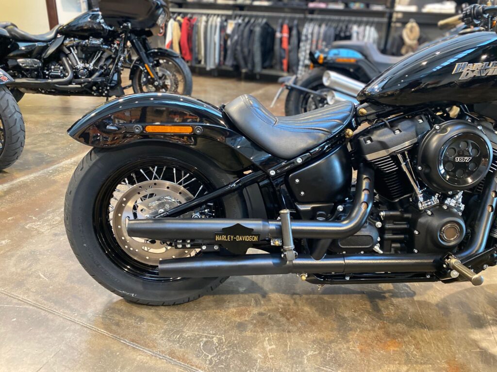 Harley-Davidson-Torino-Sportster-Street-Bob-107-FXBB2
