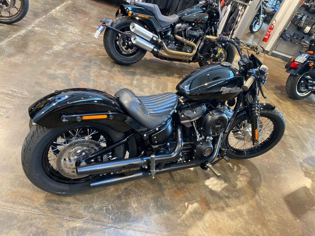 Harley-Davidson-Torino-Sportster-Street-Bob-107-FXBB3