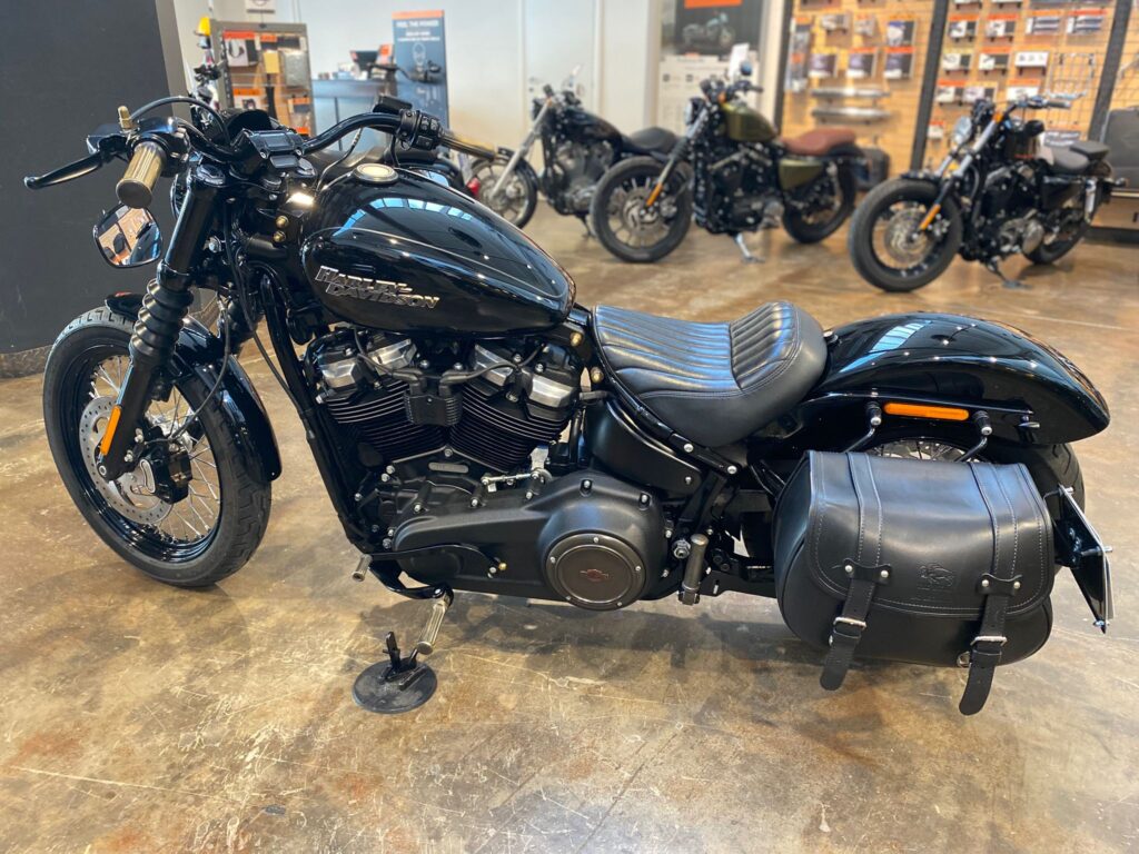 Harley-Davidson-Torino-Sportster-Street-Bob-107-FXBB4