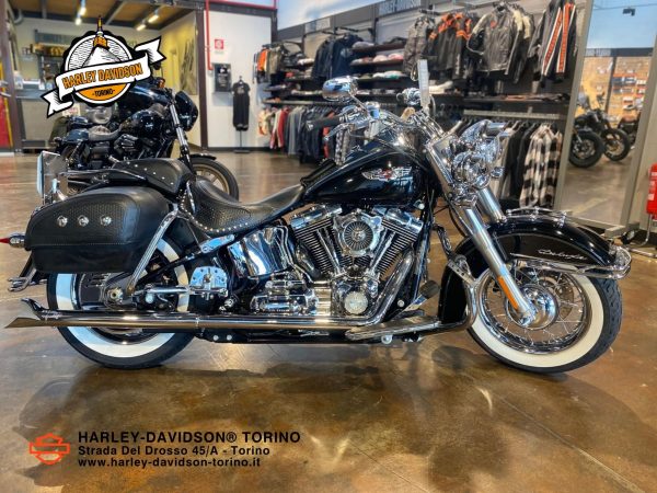 Harley-Davidson-Torino-Softail-Deluxe-FLSTN