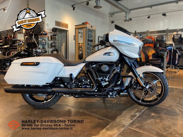 Harley-Davidson-Torino-Street-Glide-White-Onyx-Pearl (1)